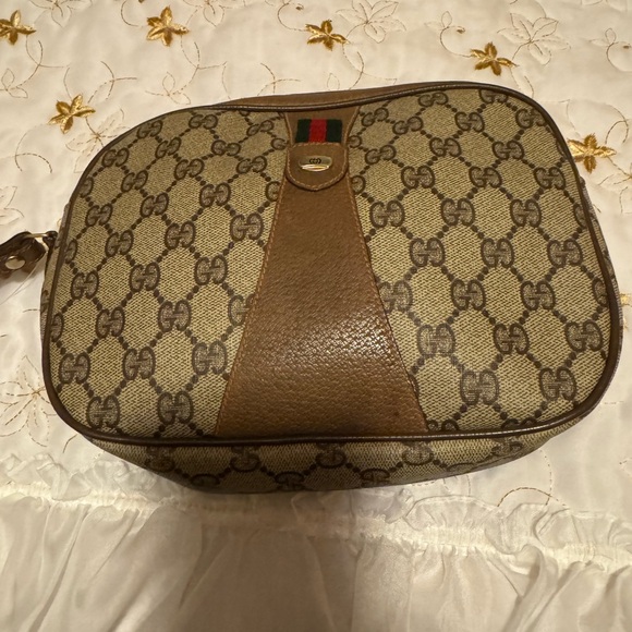 Gucci medium wristlet - Picture 2 of 7